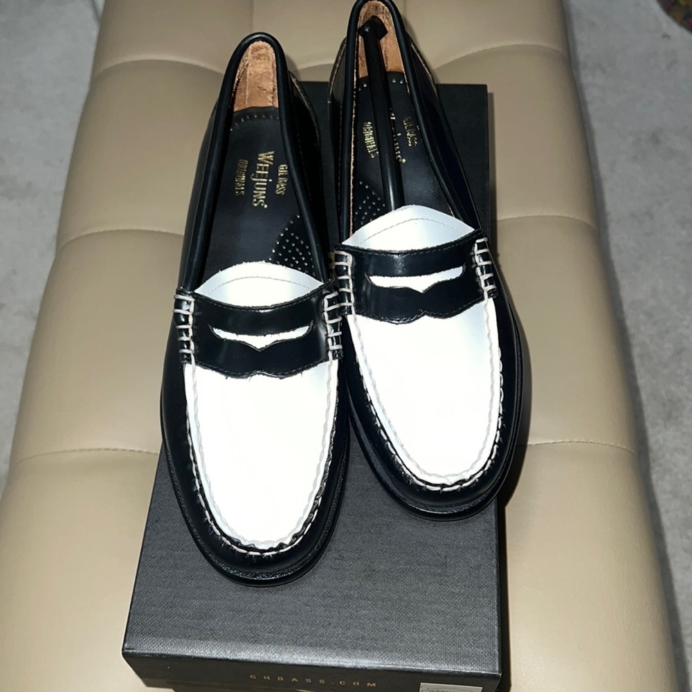 NIB GH Bass loafers